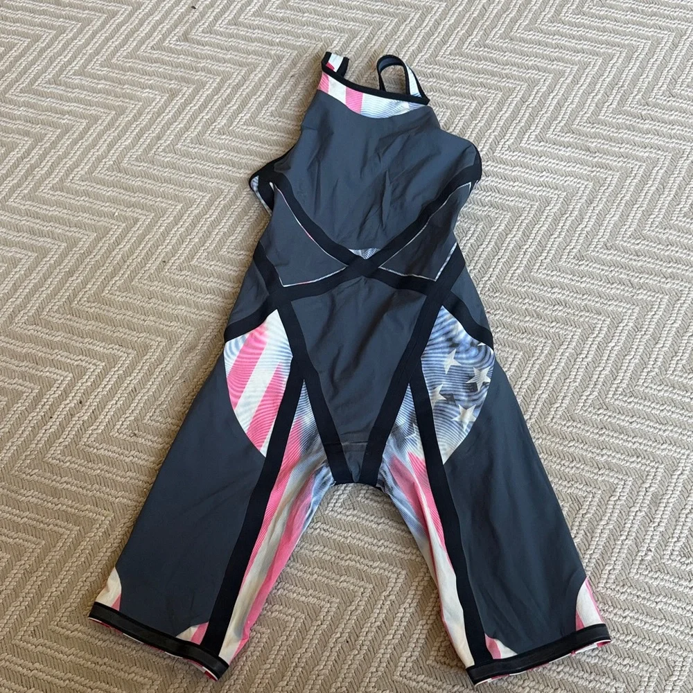 TYR Venzo size 28 open back tech suit - Picture 3 of 7